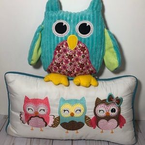 Bundle lot of 2 girl owl pillows EUC